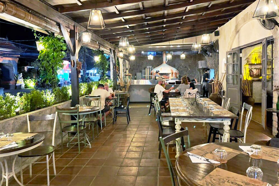 L'osteria Italian Restaurants in Berawa