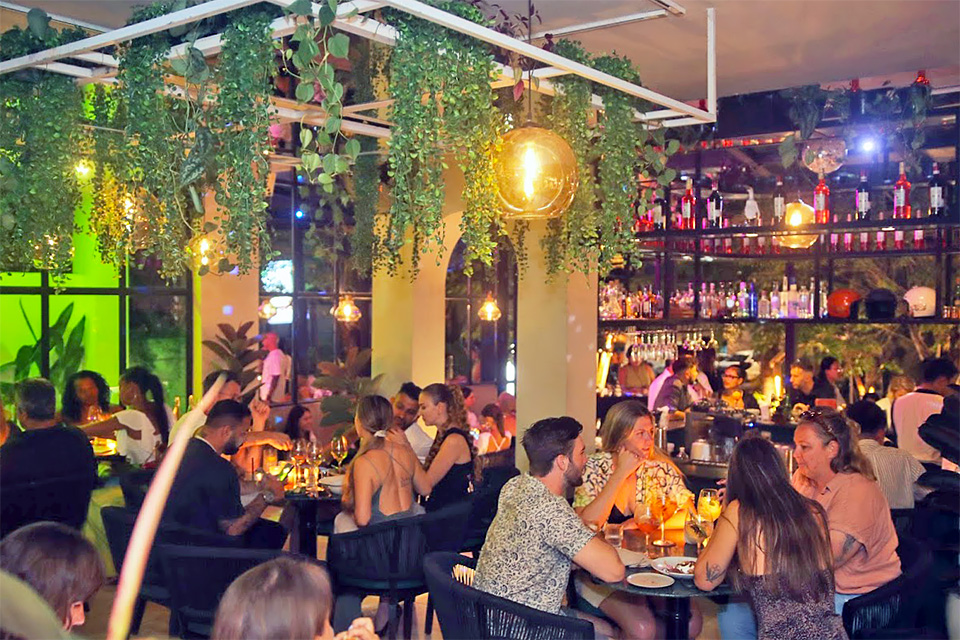 Milano Italian Restaurant in Berawa - Interior Full with Guests